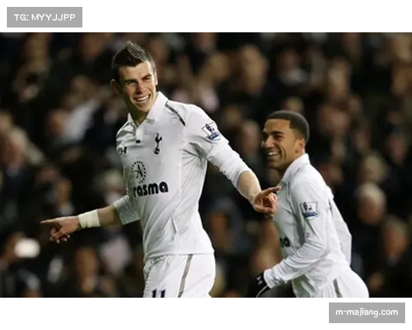 巴尔韦德的华丽转身 从中场核心到边路战士的全能演绎